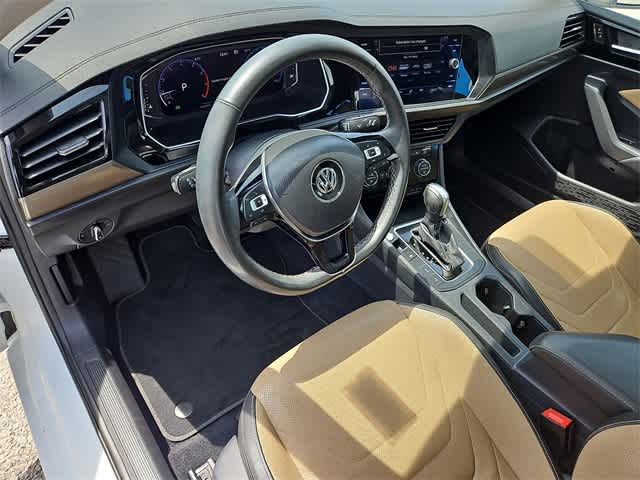 Vehicle image 13 of 32
