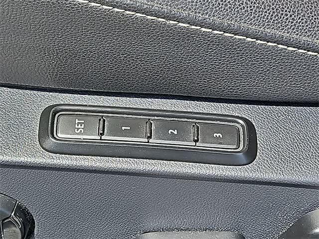 Vehicle image 32 of 32