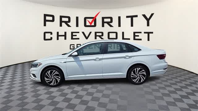 Vehicle image 9 of 32