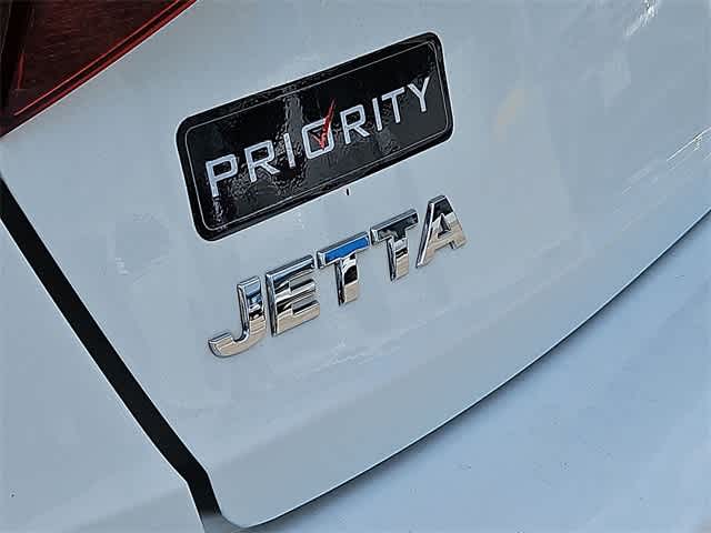 Vehicle image 29 of 32