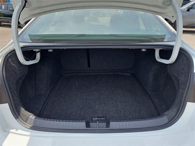Vehicle image 25 of 32