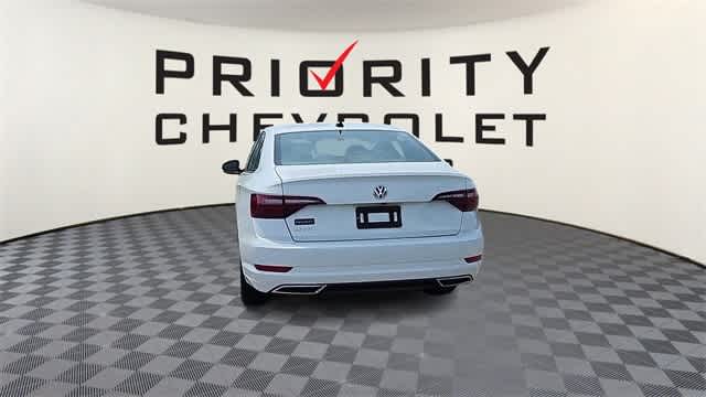 Vehicle image 7 of 32
