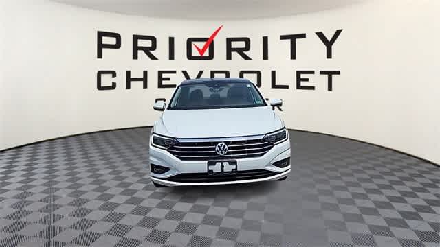 Vehicle image 3 of 32