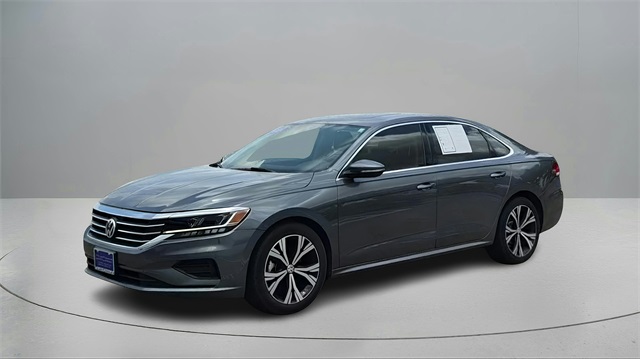 2021 Volkswagen Passat 2.0T SE Image 1 of 31