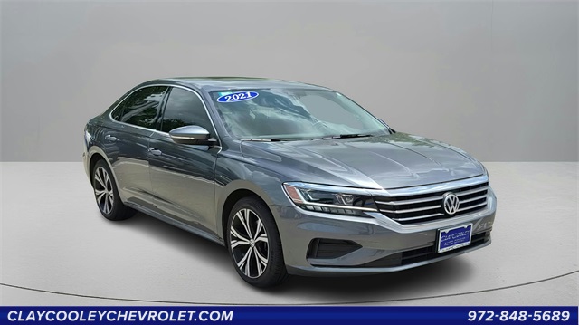 2021 Volkswagen Passat 2.0T SE Image 3 of 31