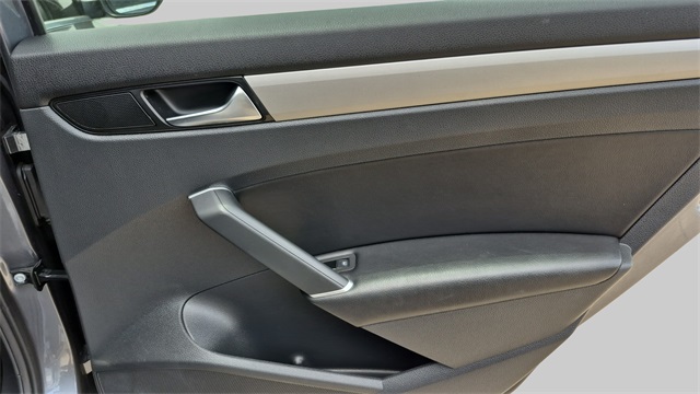 2021 Volkswagen Passat 2.0T SE Image 20 of 31