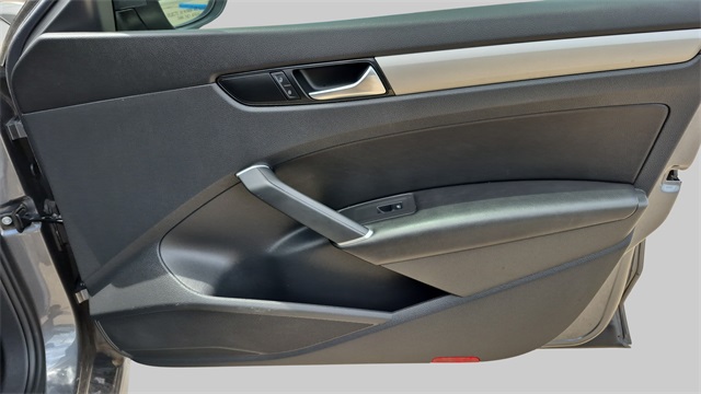 2021 Volkswagen Passat 2.0T SE Image 22 of 31