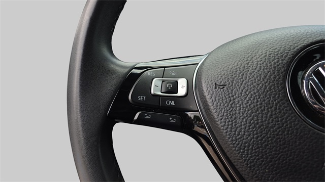 2021 Volkswagen Passat 2.0T SE Image 26 of 31