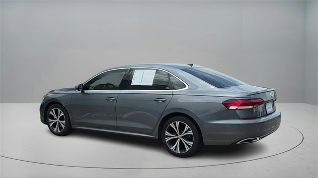 2021 Volkswagen Passat 2.0T SE Image 7 of 31