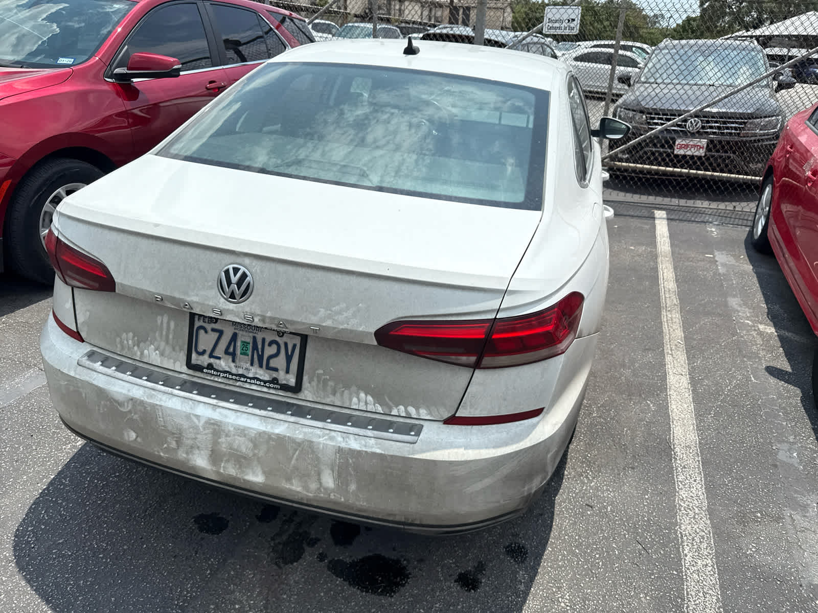 2021 Volkswagen Passat 2.0T SE Image 2 of 5