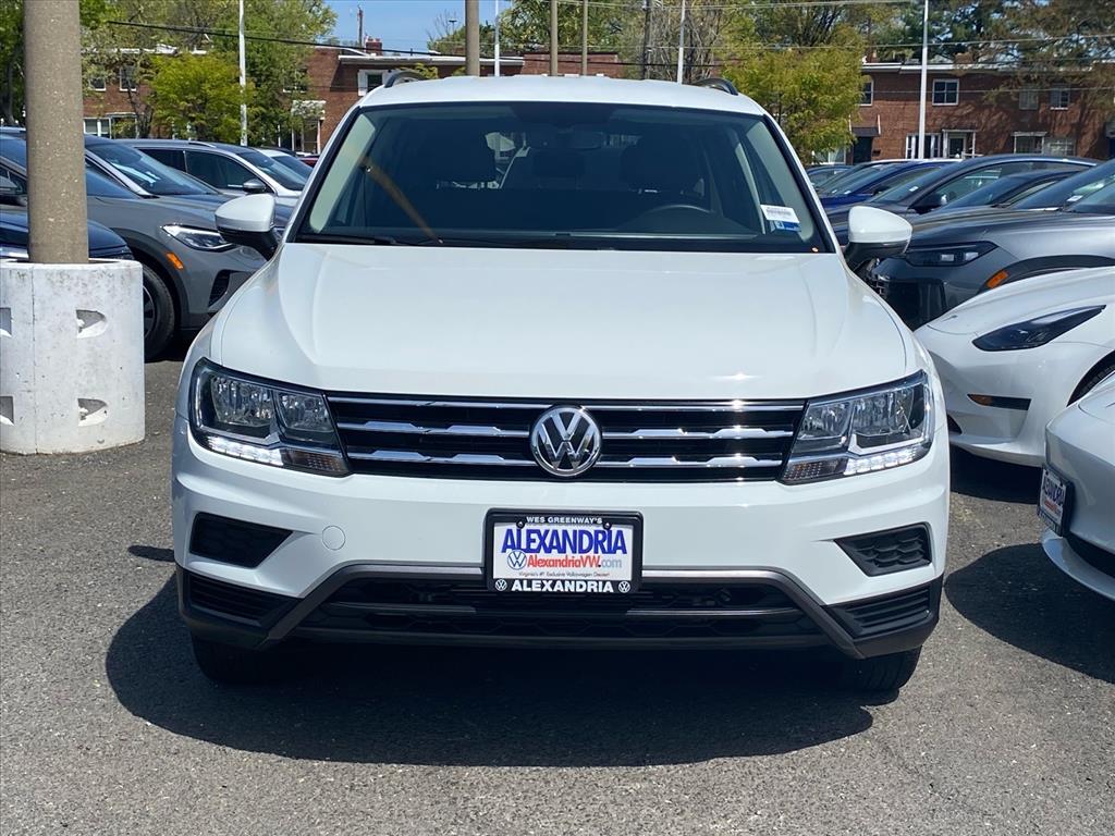 2021 Volkswagen Tiguan SE Image 2 of 20