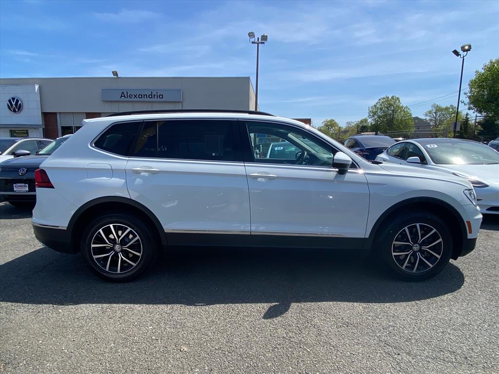 2021 Volkswagen Tiguan SE Image 3 of 20