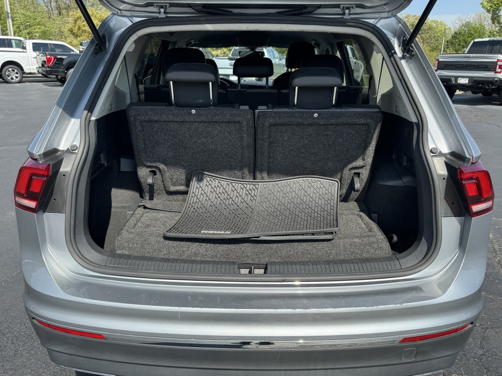 Vehicle image 38 of 41