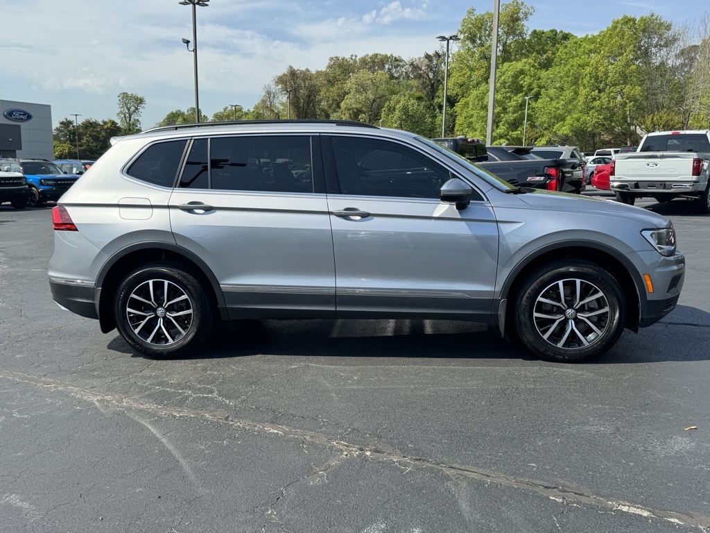 Vehicle image 4 of 41