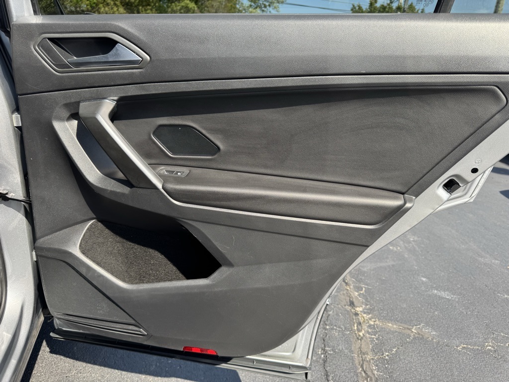 Vehicle image 24 of 41