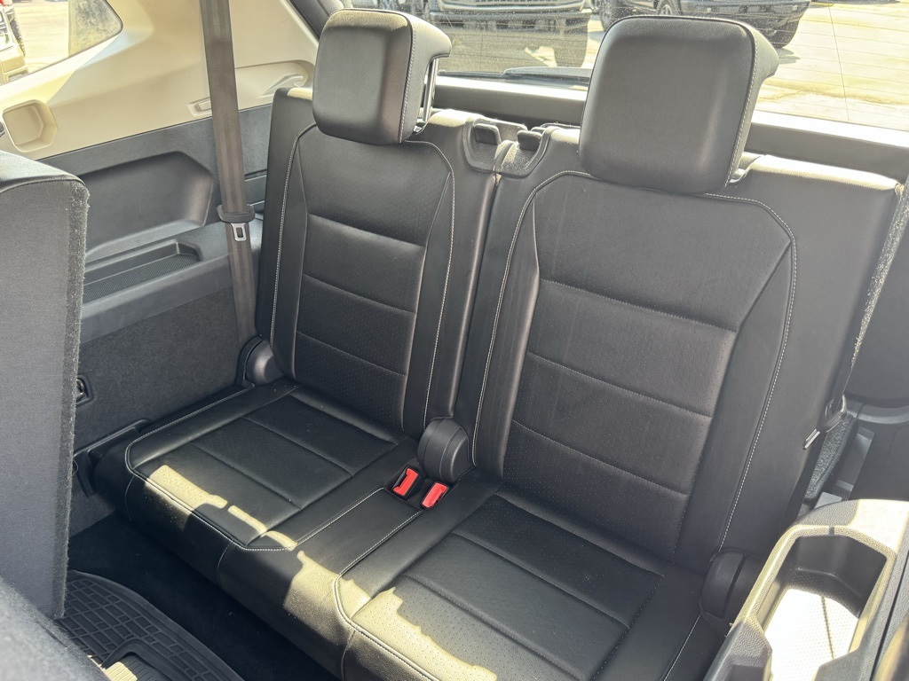 Vehicle image 29 of 41