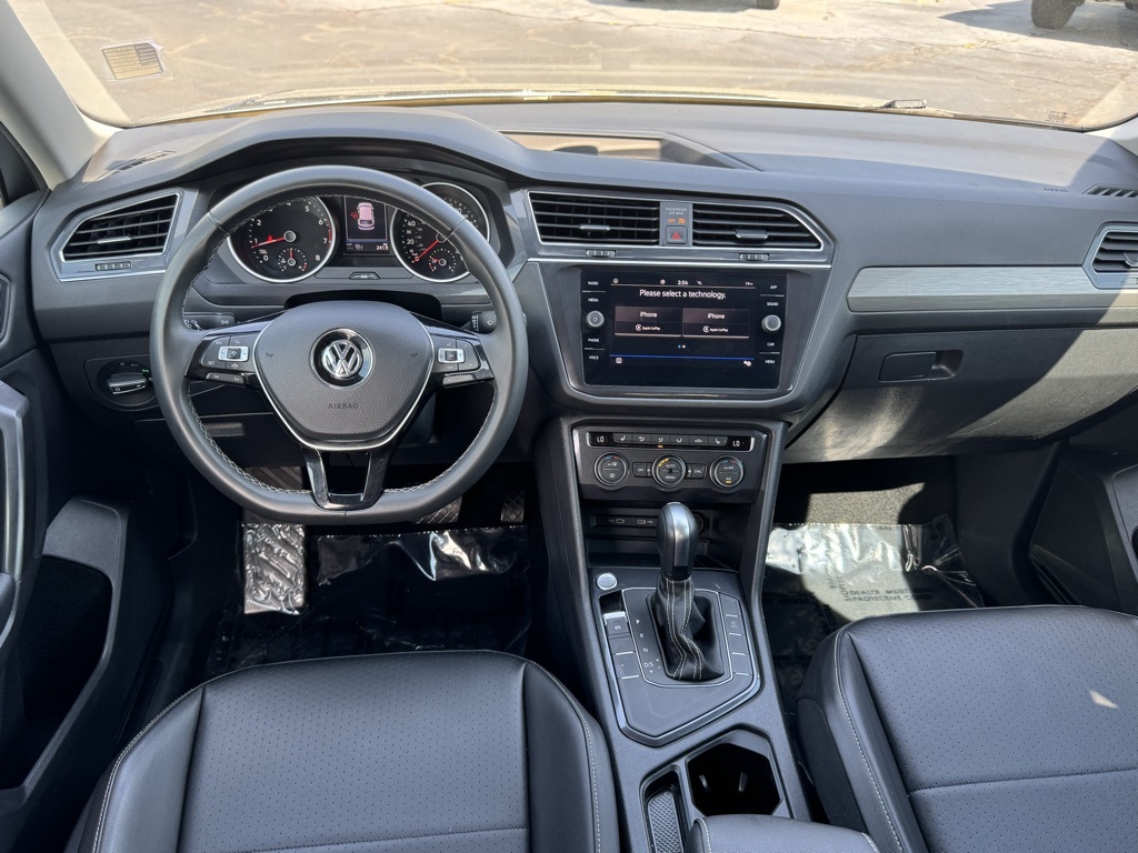 Vehicle image 10 of 41