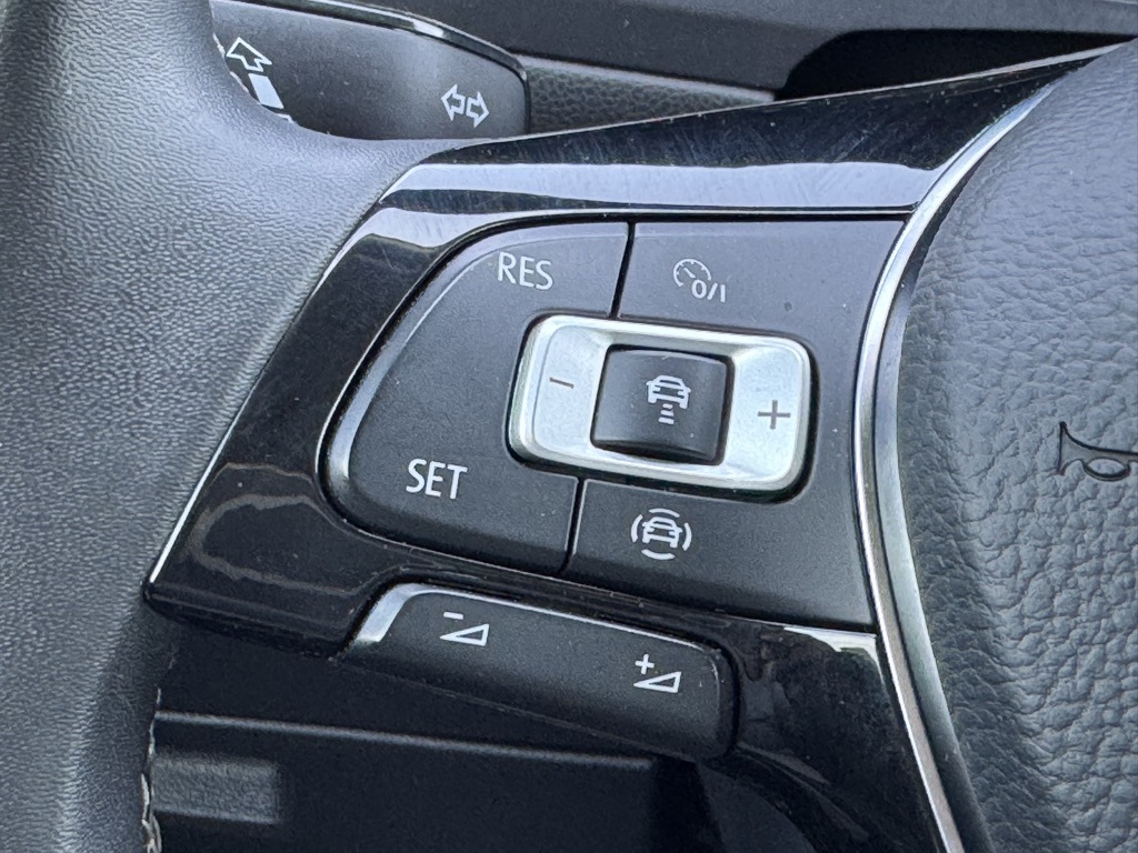 Vehicle image 13 of 41