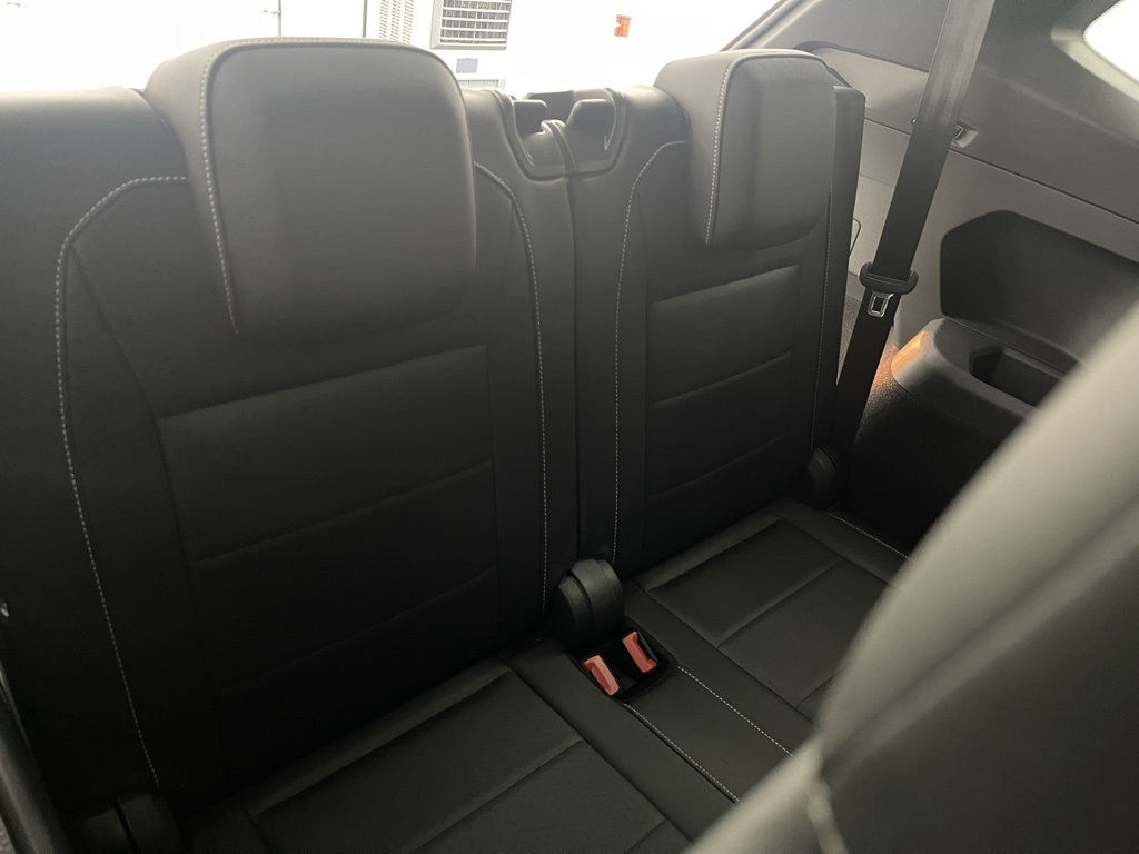 Vehicle image 32 of 35