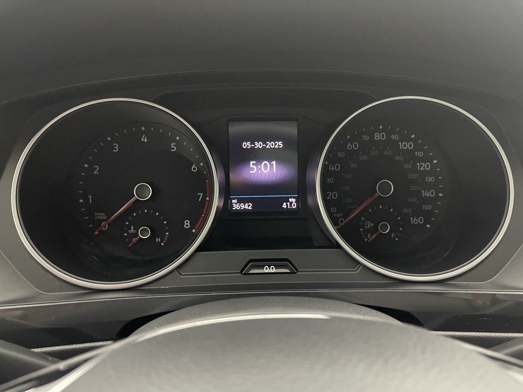 Vehicle image 10 of 35