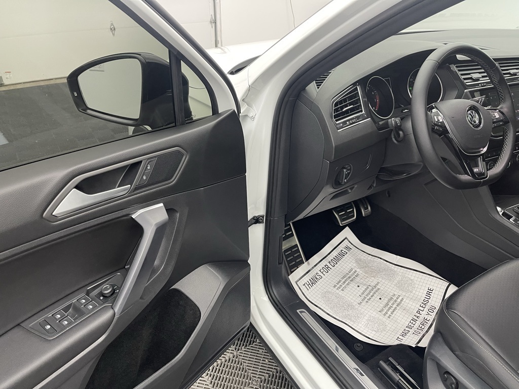 Vehicle image 19 of 35