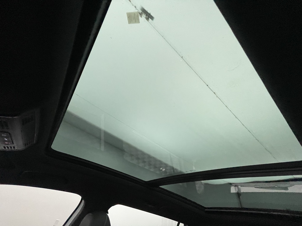 Vehicle image 16 of 35