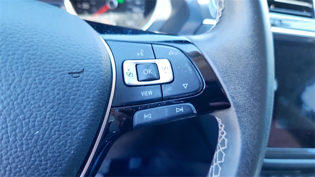Vehicle image 28 of 31