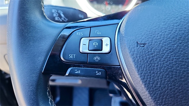 Vehicle image 27 of 31