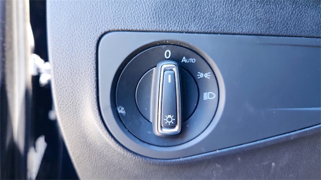 Vehicle image 26 of 31
