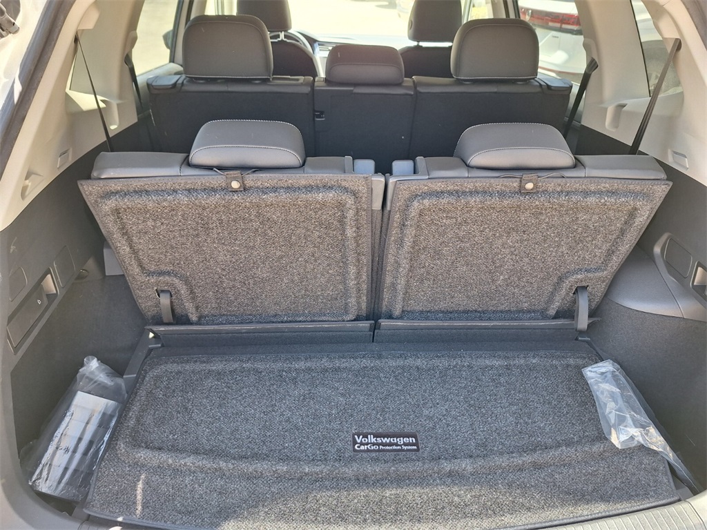Vehicle image 25 of 31