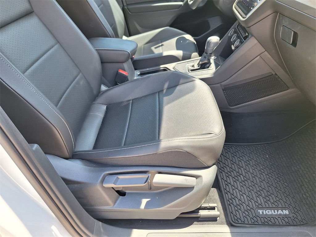 Vehicle image 27 of 31