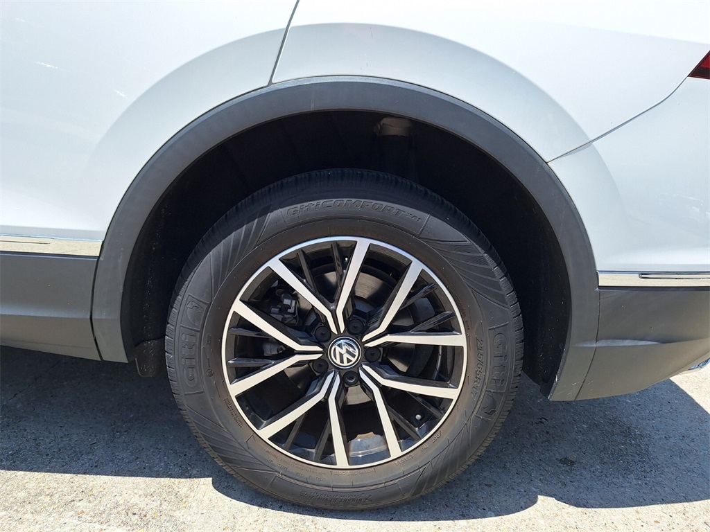 Vehicle image 24 of 31