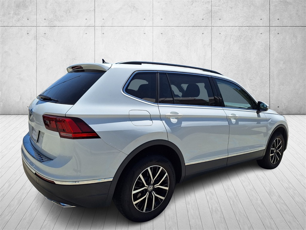 Vehicle image 3 of 31