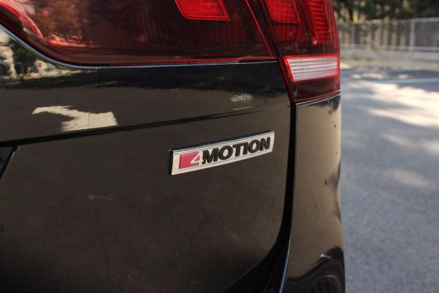 2021 Volkswagen Tiguan SE Image 9 of 48