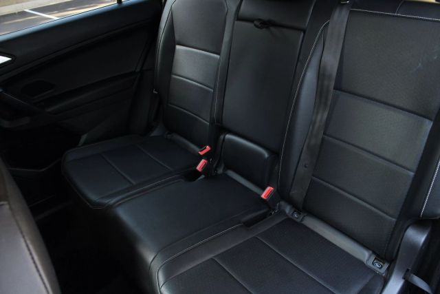 2021 Volkswagen Tiguan SE Image 22 of 48