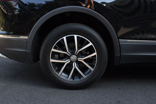 2021 Volkswagen Tiguan SE Image 7 of 48