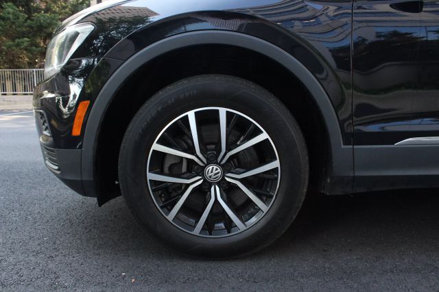 2021 Volkswagen Tiguan SE Image 13 of 48