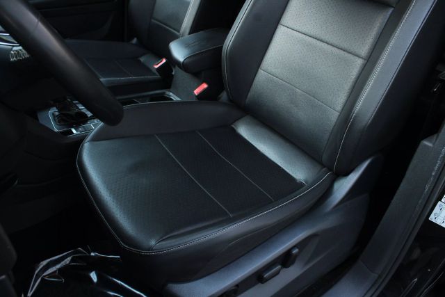 2021 Volkswagen Tiguan SE Image 18 of 48