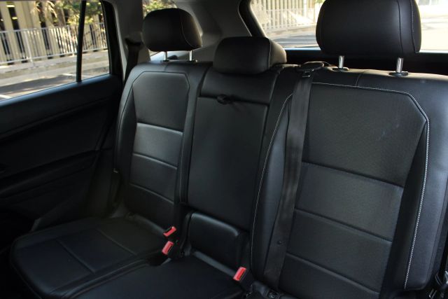 2021 Volkswagen Tiguan SE Image 21 of 48