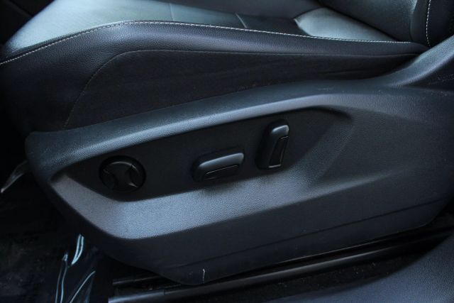 2021 Volkswagen Tiguan SE Image 16 of 48