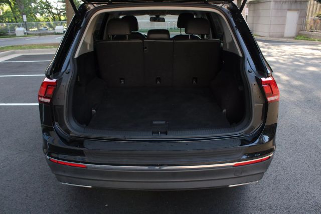 2021 Volkswagen Tiguan SE Image 11 of 48