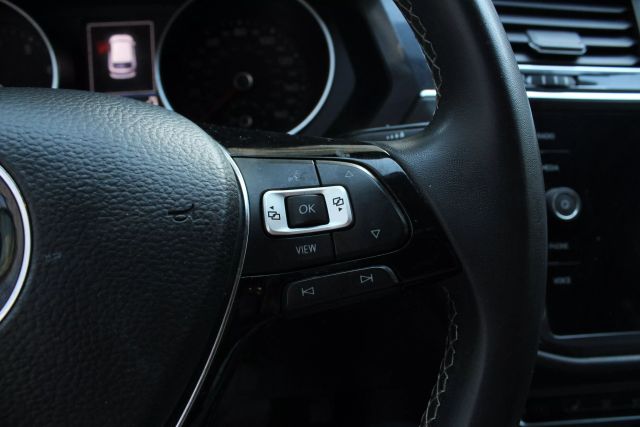 2021 Volkswagen Tiguan SE Image 40 of 48