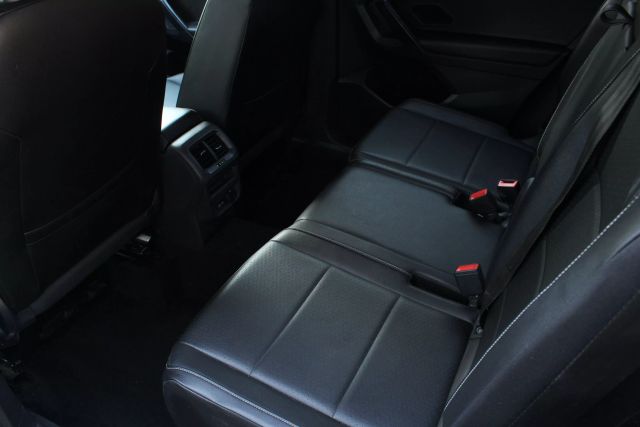 2021 Volkswagen Tiguan SE Image 19 of 48