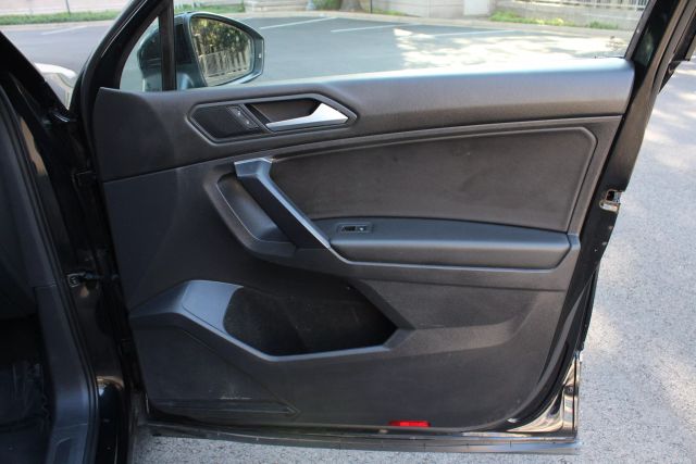 2021 Volkswagen Tiguan SE Image 35 of 48