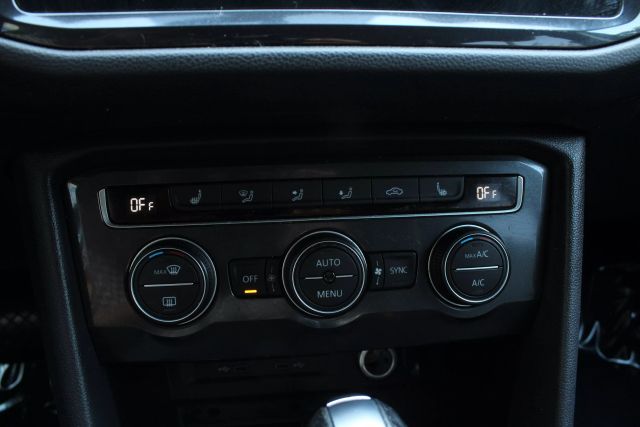 2021 Volkswagen Tiguan SE Image 42 of 48