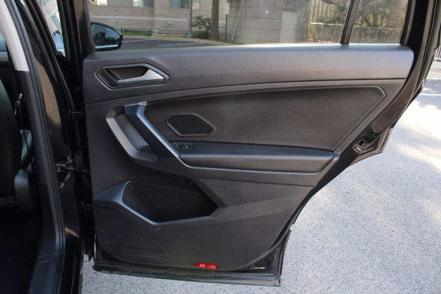 2021 Volkswagen Tiguan SE Image 28 of 48