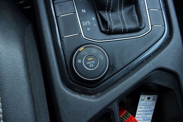 2021 Volkswagen Tiguan SE Image 44 of 48