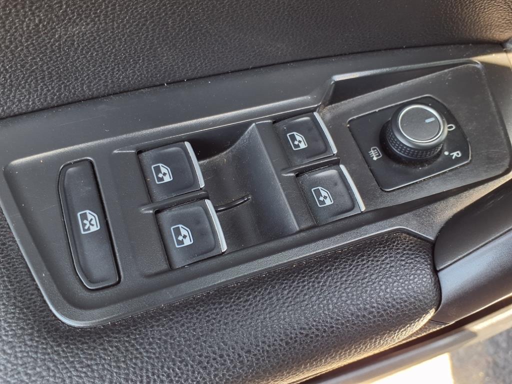 Vehicle image 27 of 35