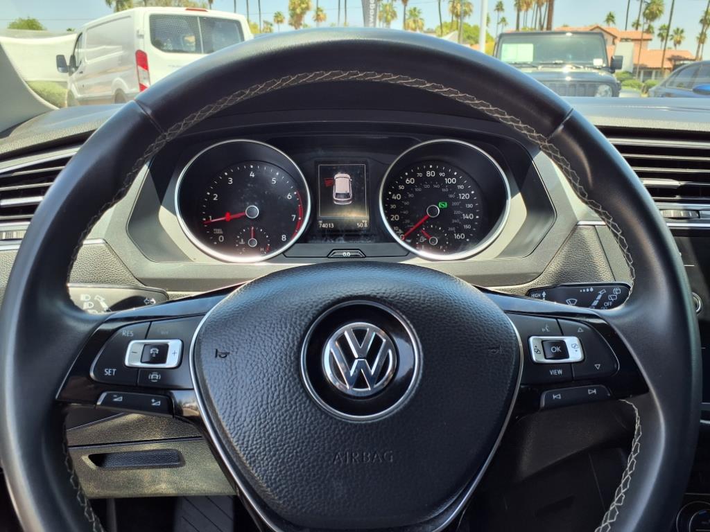 Vehicle image 31 of 35
