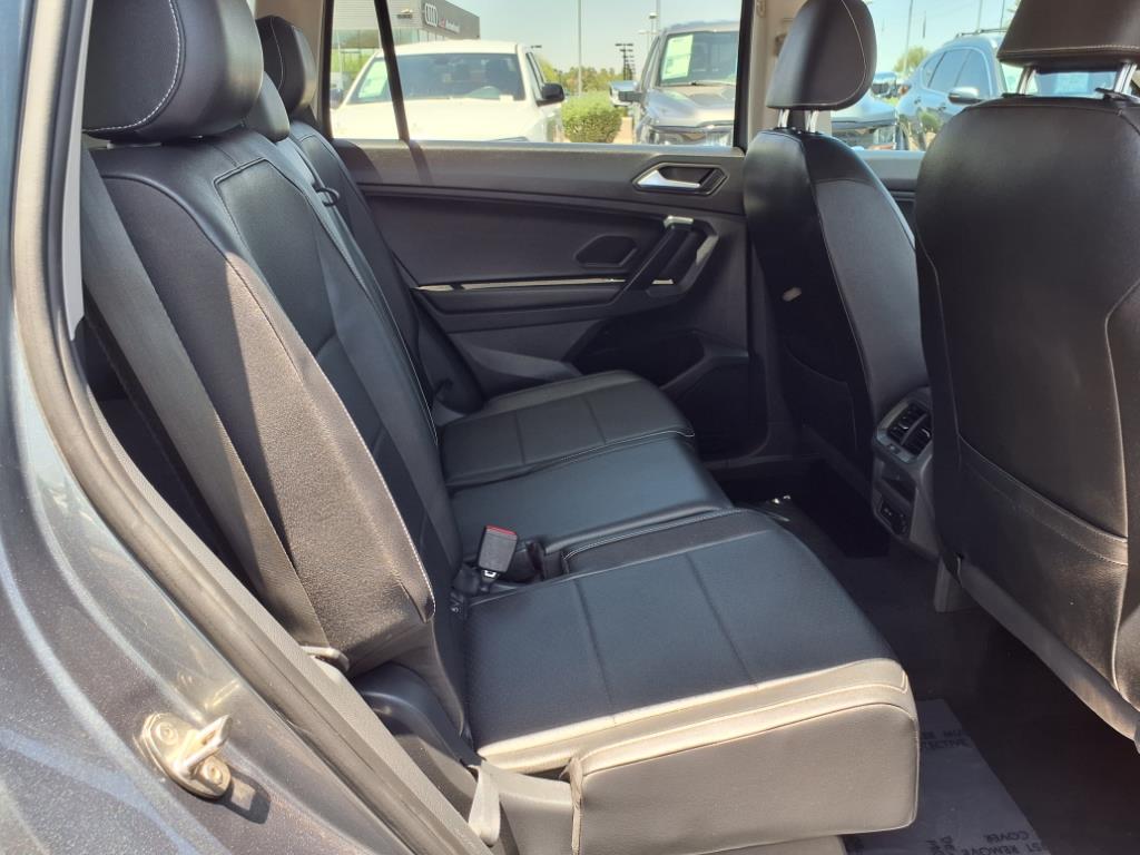Vehicle image 11 of 35